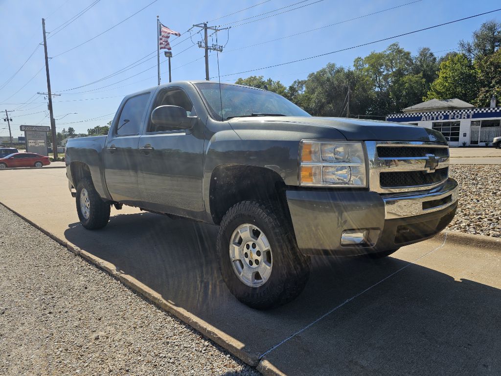 2011 Chevrolet Silverado 1500 LT 4X4 Crew Cab's photo
