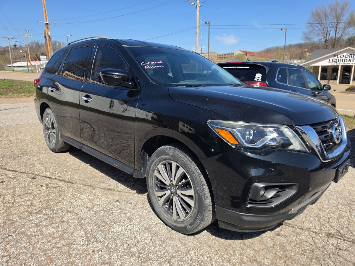 2017 Nissan Pathfinder SV 4WD's photo