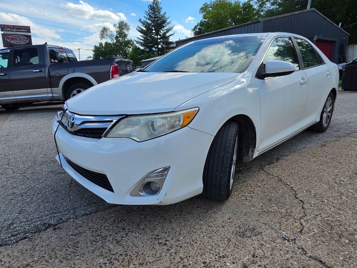 2012 Toyota Camry 3.5 Auto V6 XLE's photo