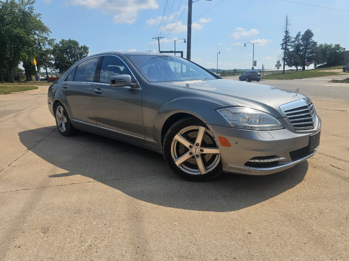 2011 MERCEDES-BENZ S-Class