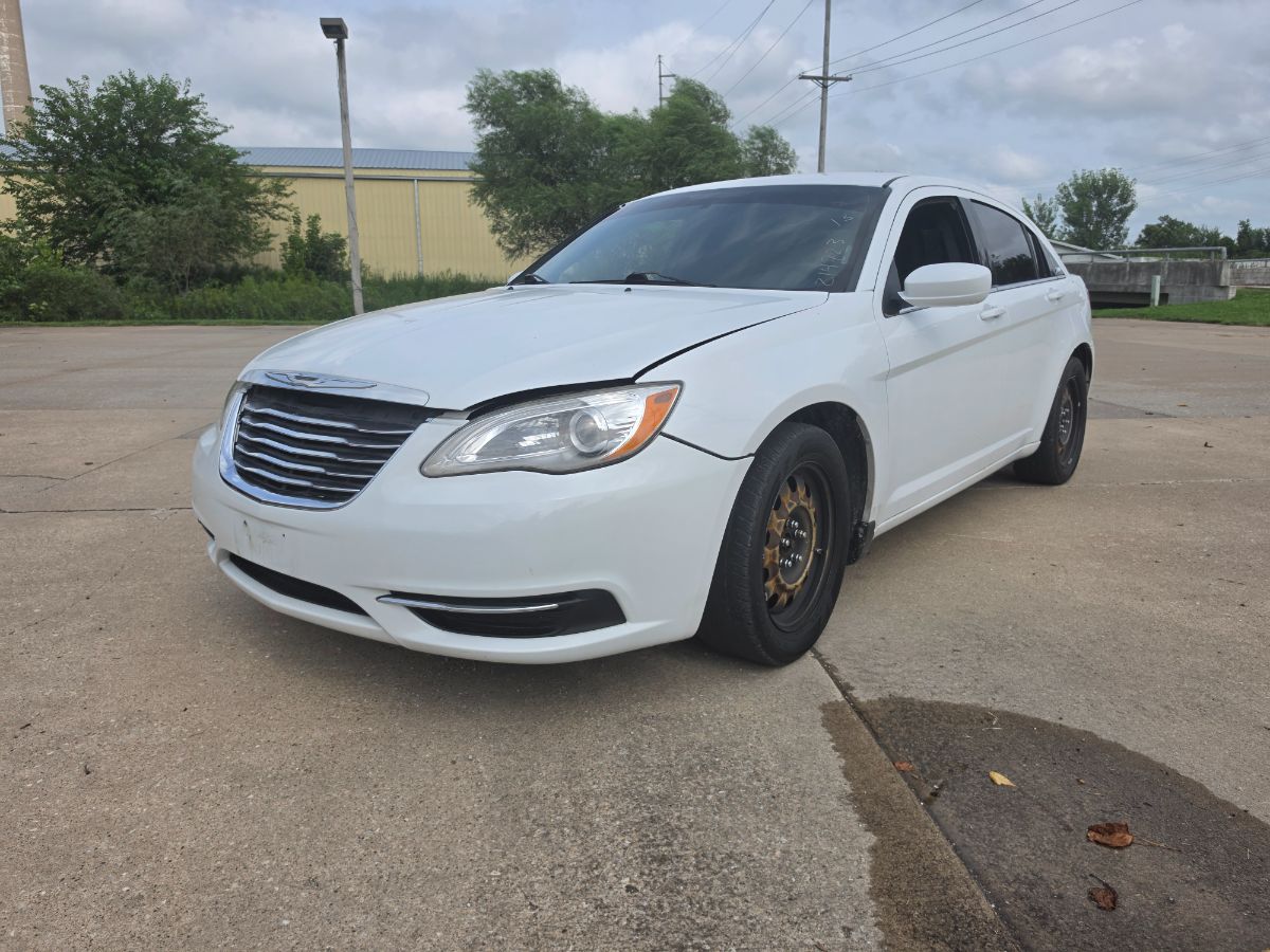 2013 CHRYSLER 200